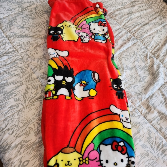 Hello Kitty Blanket - Picture 3 of 3